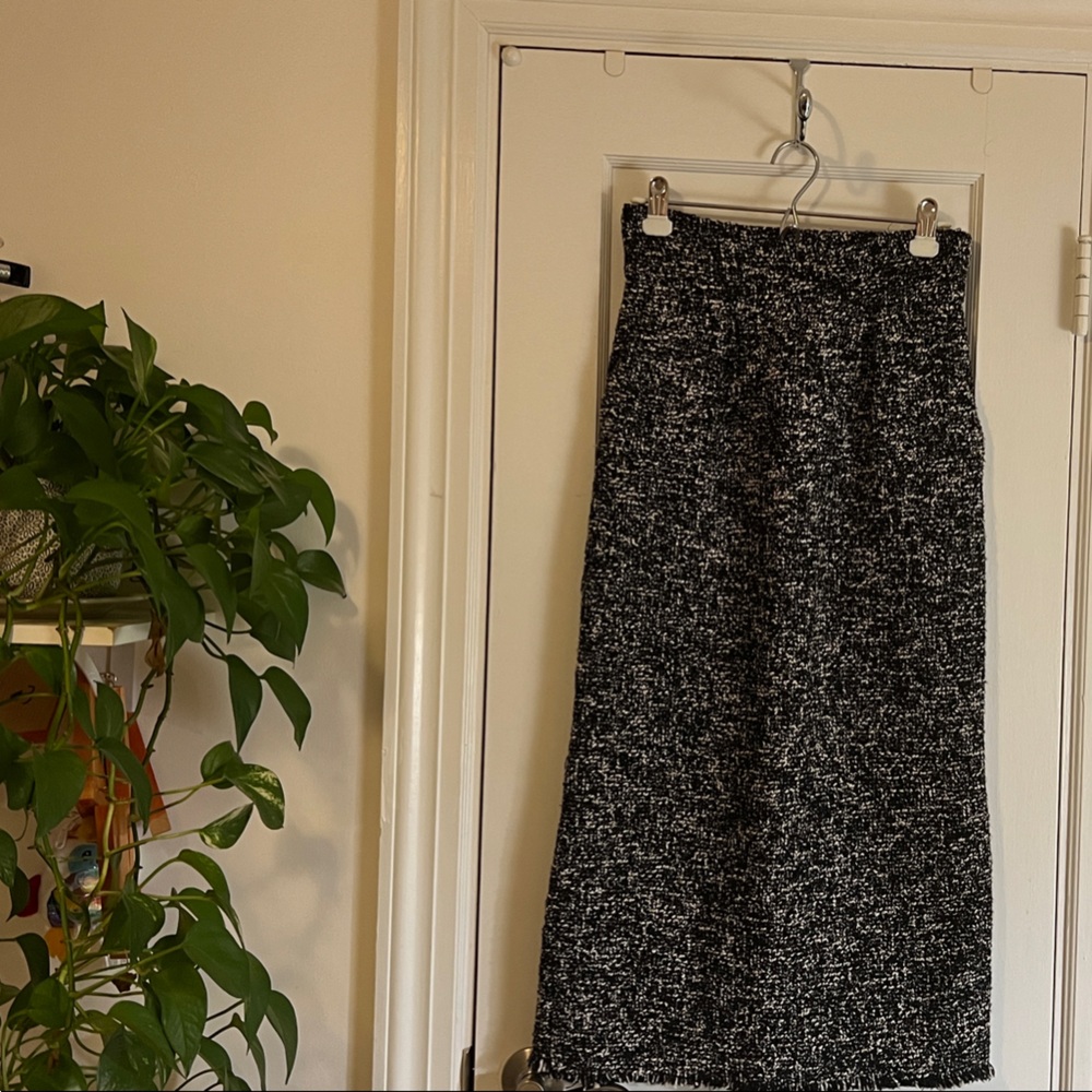 Zara Black and White Pencil Skirt